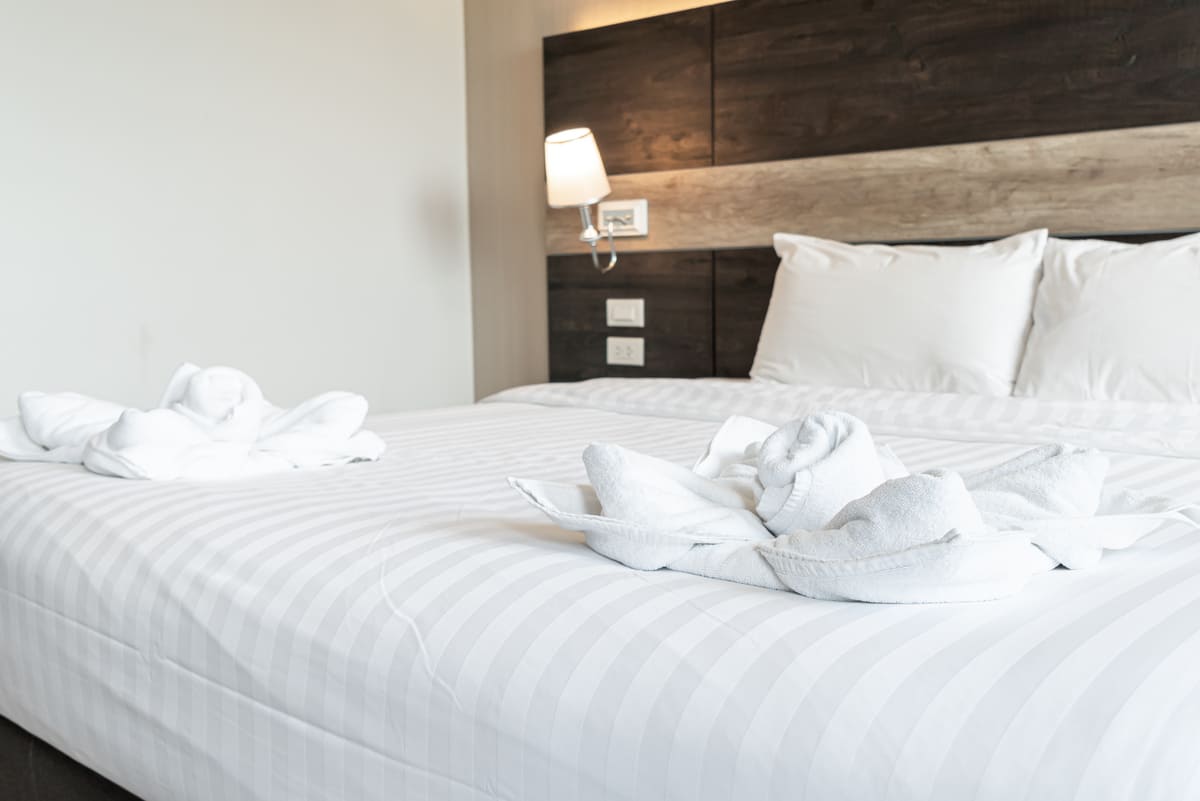 lenzuola personalizzate con logo albergo